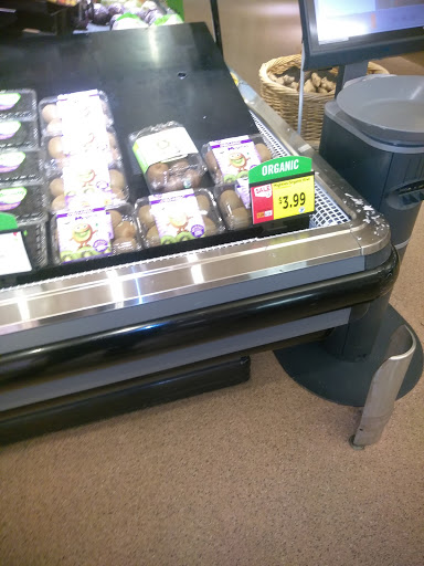 Grocery Store «Stop & Shop», reviews and photos, 278 Washington St, Stoughton, MA 02072, USA