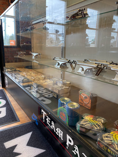 Outdoor Sports Store «Apex Outfitters and Board Co.», reviews and photos, 225 N Salem St, Apex, NC 27502, USA