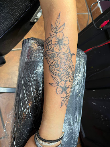 Explore tattoo ideas father daughter, creative tattoo ideas in Hazard, available at Electric Chair Tattoo
