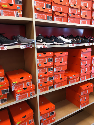 Shoe Store «Famous Footwear», reviews and photos, 975 I-30 Frontage Rd, Rockwall, TX 75087, USA