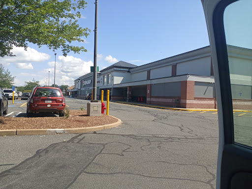 Grocery Store «Super Stop & Shop», reviews and photos, 228 King St, Northampton, MA 01060, USA