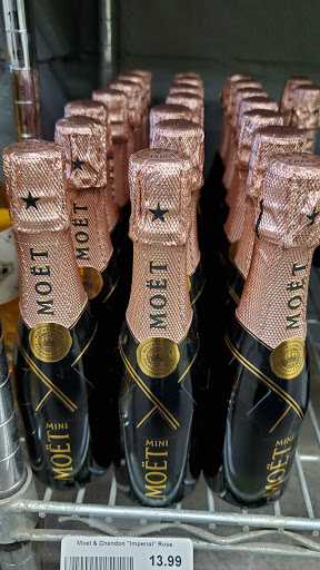 Wine Store «Vin Chicago», reviews and photos, 1826 N Elston Ave, Chicago, IL 60642, USA