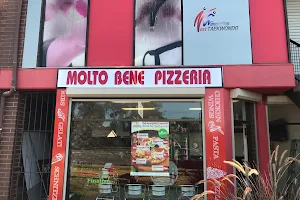 Molto bene pizzeria image