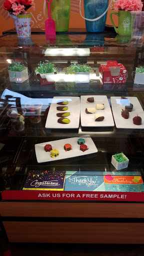 Gift Shop «Edible Arrangements», reviews and photos, 1308 Common St #209, New Braunfels, TX 78130, USA
