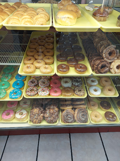 Donut Shop «Donutlicious», reviews and photos, 804 E Belt Line Rd # 103, Cedar Hill, TX 75104, USA