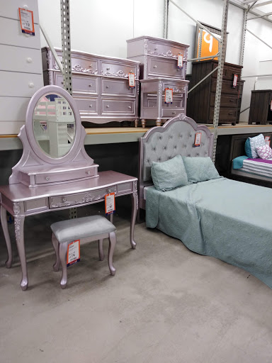 Furniture Store «Weekends Only Furniture & Mattress», reviews and photos, 8315 Center Run Dr, Indianapolis, IN 46250, USA