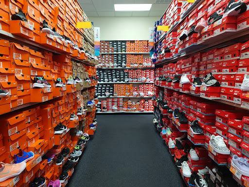 Shoe Store «Rack Room Shoes», reviews and photos, 8158 Vineland Ave #1699b, Orlando, FL 32821, USA