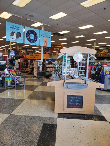 Pet Supply Store «Petco Animal Supplies», reviews and photos, 6612 Richmond Hwy, Alexandria, VA 22306, USA
