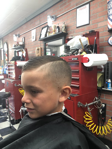 Barber Shop «Fort Mill Barber Shop», reviews and photos, 230 Main St, Fort Mill, SC 29715, USA