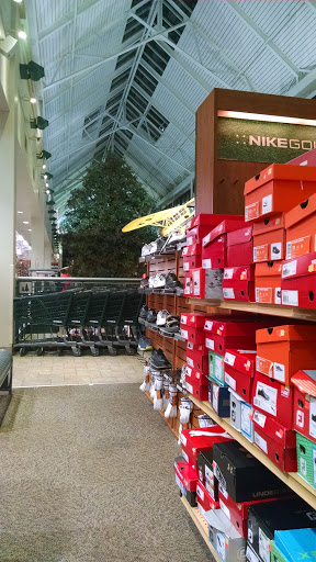 Sporting Goods Store «SCHEELS», reviews and photos, 101 Jordan Creek Pkwy #4000, West Des Moines, IA 50266, USA