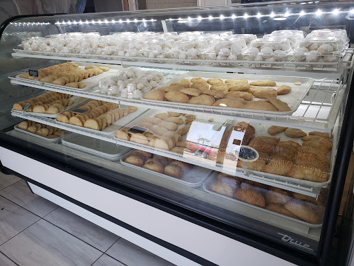 MAX'S BAKED GOODS Panaderia