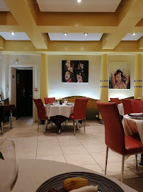 Atmosphère du Restaurant gastronomique Le Restaurant 1451 (Jacques Coeur) à Renaison - n°2