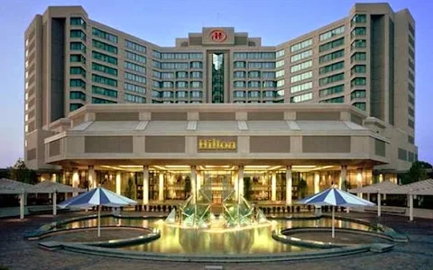 Hilton East Brunswick Hotel & Executive Meeting Center image