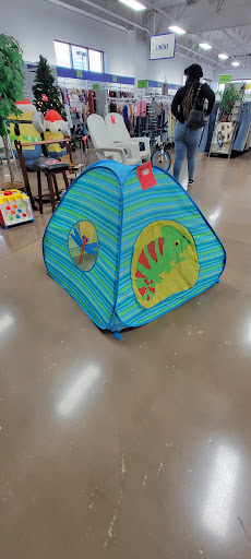 Thrift Store «Goodwill Retail Store of St. Peters – Mid Rivers», reviews and photos, 620 Mid Rivers Mall Dr, St Peters, MO 63376, USA