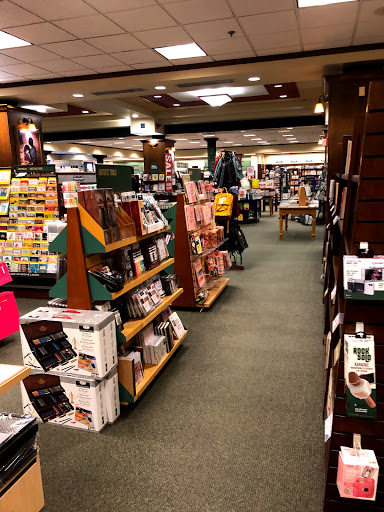 Book Store «Barnes & Noble», reviews and photos, 6260 Seven Corners Center, Falls Church, VA 22044, USA