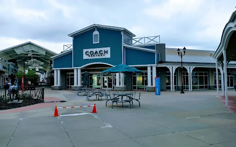 COACH Outlet image