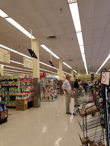 Grocery Store «Winn-Dixie», reviews and photos, 9864 Stringfellow Rd, St James City, FL 33956, USA