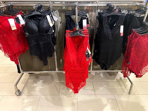 Clothing Store «H&M», reviews and photos, 701 Lynnhaven Pkwy # 1212, Virginia Beach, VA 23452, USA