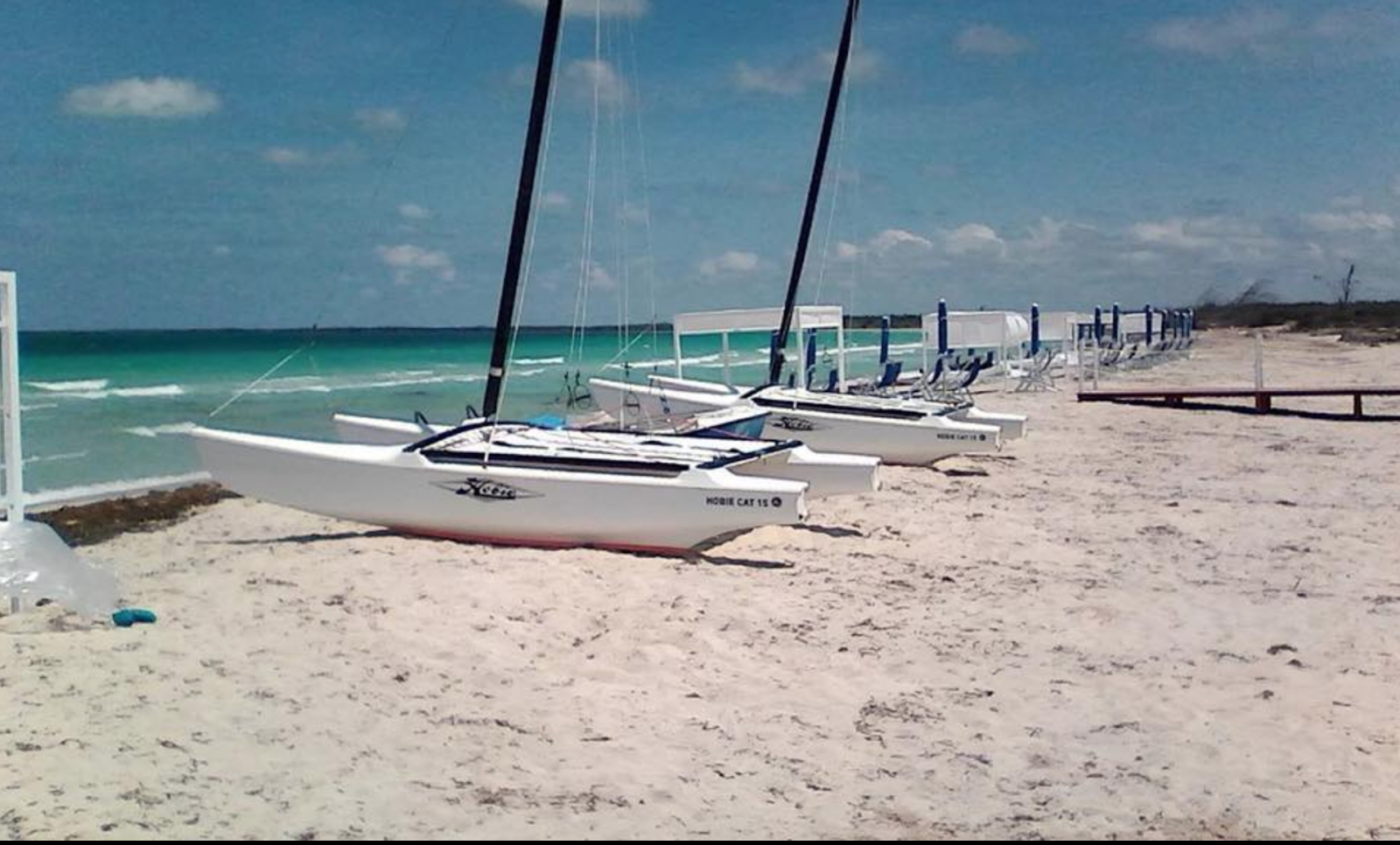 Photo of Cayo Esquivel with bright fine sand surface