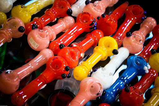 Tobacco Shop «The Bong Smoke Shop», reviews and photos, 225 Lancaster Dr SE, Salem, OR 97317, USA