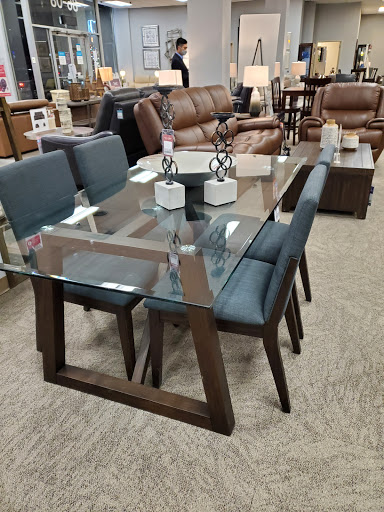 Furniture Store «Raymour & Flanigan Furniture and Mattress Store», reviews and photos, 86-08 Queens Blvd, Elmhurst, NY 11373, USA