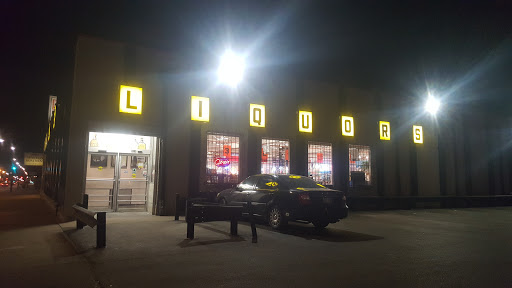 Liquor Store «Grand & Western Armanetti Fine Wines & Liquors», reviews and photos, 515 N Western Ave, Chicago, IL 60612, USA