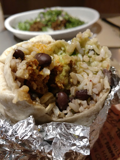 Mexican Restaurant «Chipotle Mexican Grill», reviews and photos, 3450 Dodge St, Dubuque, IA 52003, USA