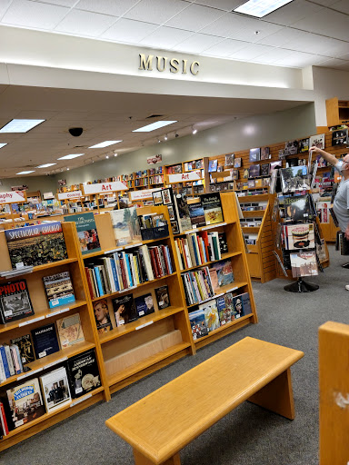 Book Store «Schuler Books & Music», reviews and photos, 1982 W Grand River Ave, Okemos, MI 48864, USA
