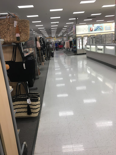 Department Store «Target», reviews and photos, 240 Market Dr, Elyria, OH 44035, USA
