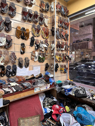 لمعة المكان لصيانة الاحذية 