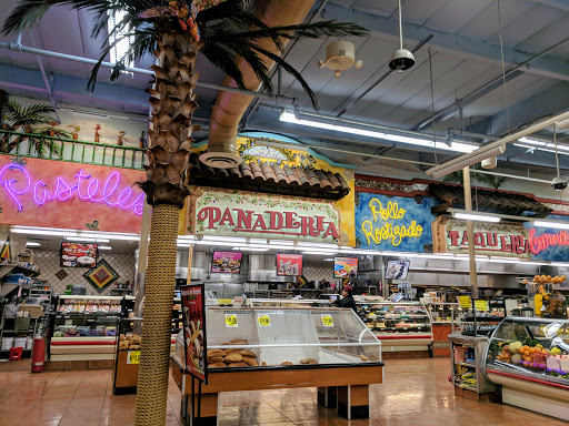 Supermarket «Vallarta Supermarkets», reviews and photos, 1111 N Cherry St, Tulare, CA 93274, USA