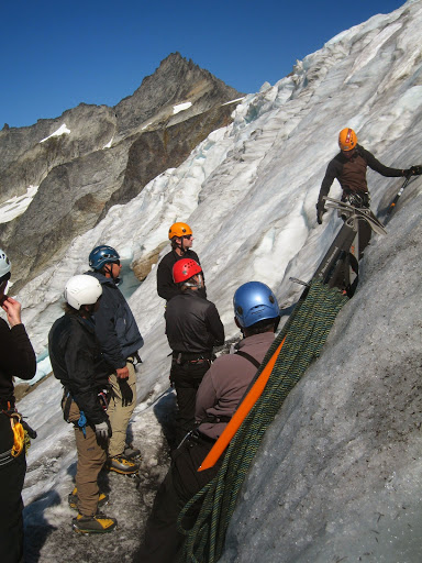 Outdoor Sports Store «Pro Ski and Mountain Service», reviews and photos, 108 W North Bend Way, North Bend, WA 98045, USA