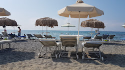 Yanathes beach'in fotoğrafı imkanlar alanı