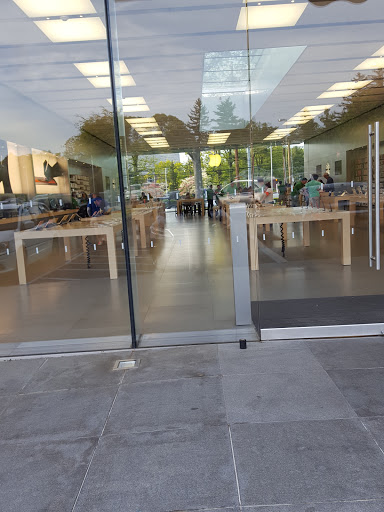 Computer Store «Apple Manhasset», reviews and photos, 1900 Northern Blvd, Manhasset, NY 11030, USA