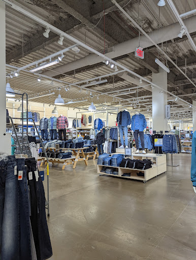 Clothing Store «Old Navy», reviews and photos, 100 Cambridgeside Pl, Cambridge, MA 02141, USA