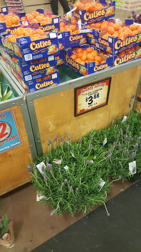 Health Food Store «Sprouts Farmers Market», reviews and photos, 7477 N Blackstone Ave, Fresno, CA 93720, USA