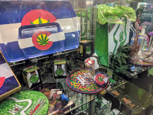 Tobacco Shop «Myxed Up Creations Pueblo», reviews and photos, 217 W Northern Ave, Pueblo, CO 81004, USA