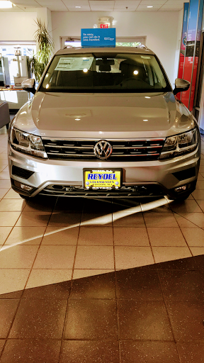 Volkswagen Dealer «Reydel Volkswagen, Sales & Service Center, Edison New Jersey VW Dealer», reviews and photos, 2034 NJ-27, Edison, NJ 08817, USA