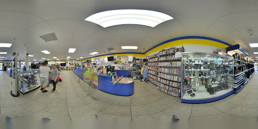 Pawn Shop «La Familia Pawn and Jewelry», reviews and photos, 3615 W Vine St, Kissimmee, FL 34741, USA