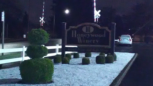 Winery «Honeywood Winery», reviews and photos, 1350 Hines St SE, Salem, OR 97302, USA