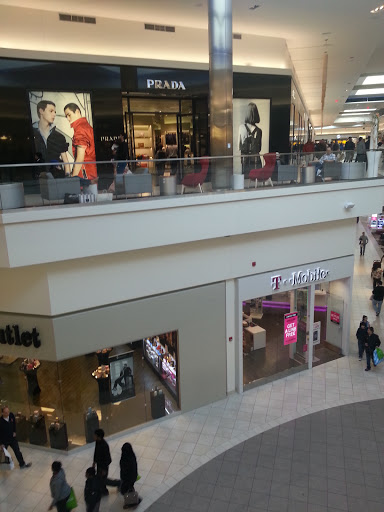 Cell Phone Store «T-Mobile», reviews and photos, 5220 Fashion Outlets Way #1090, Rosemont, IL 60018, USA