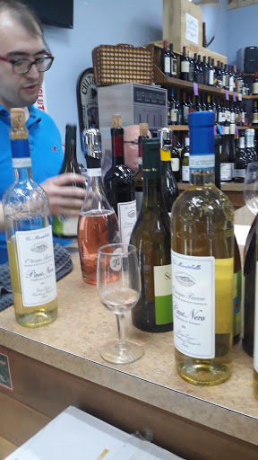Wine Store «Fine Wine & Tobacco», reviews and photos, 26179 Detroit Ave, Westlake, OH 44145, USA