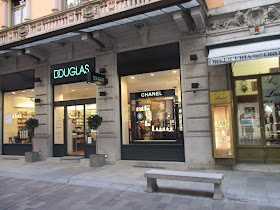 Parfümerie DOUGLAS Lugano