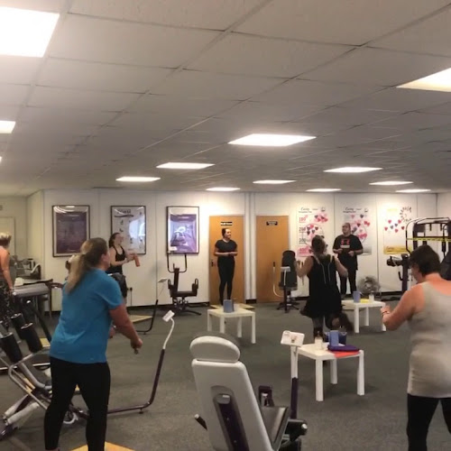 Reviews of Curves Newport East in Newport - Gym