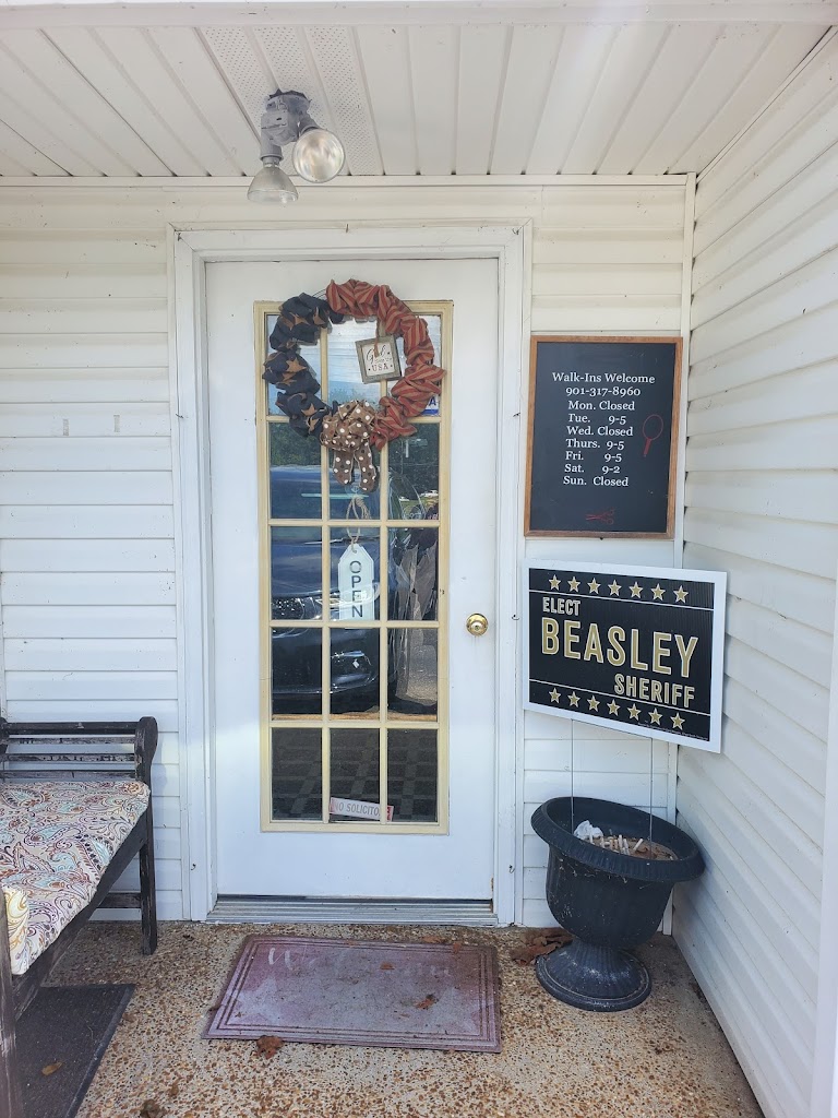 Bob's Barber & Style Shop 38004