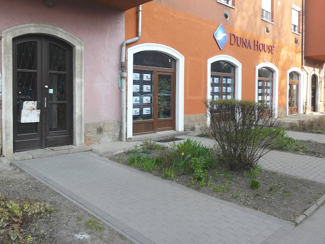 Értékelések erről a helyről: Duna House : Budafok, Játék utca, Budapest - Ingatlaniroda