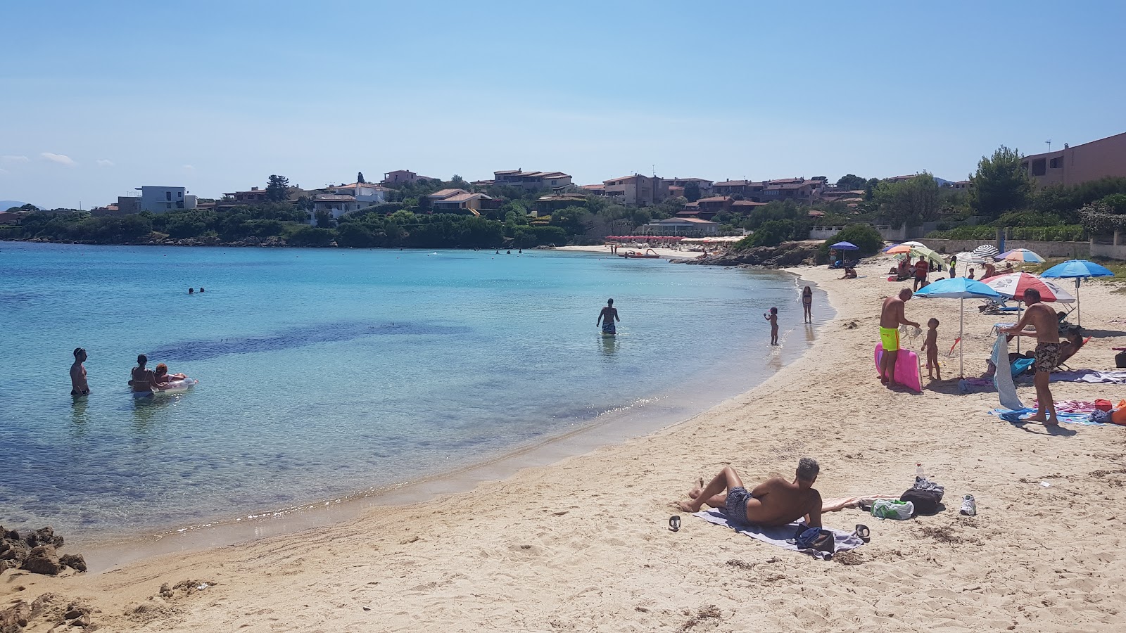 Foto van Spiaggia Punta Pedrosa met kleine baaien