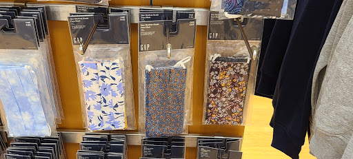 Clothing Store «Gap», reviews and photos, 1225 Pacific Ave, Santa Cruz, CA 95060, USA