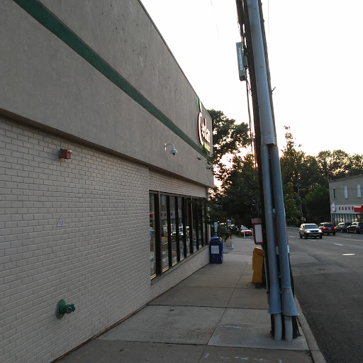 Kosher Grocery Store «Cedar Market», reviews and photos, 646 Cedar Ln, Teaneck, NJ 07666, USA