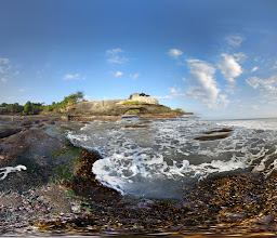 Batu Bolong Temple photo